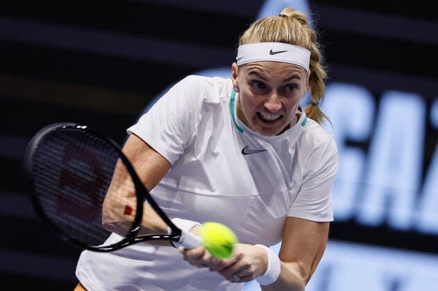 St. Petersburg Ladies Trophy 2022 - Day Two Petra Kvitova of Czech Republic returns the ball to Jule Niemeier of Germany during the women s singles Round of 32 match of the WTA, Tennis Damen 500 St. Petersburg Ladies Trophy 2022 International Tennis Tournament on February 8, 2022 at the Sibur Arena in Saint Petersburg, Russia. Saint Petersburg Russia  Copyright: xMikexKireevx originalFilename:kireev-stpeters220208_npT7A.jpg
