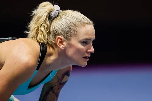 St. Petersburg Ladies Trophy 2022 - Day Two Tereza Martincova of Czech Republic gets emotional during the women s singles Round of 32 match of the WTA, Tennis Damen 500 St. Petersburg Ladies Trophy 2022 International Tennis Tournament against Vera Zvonareva of Russia on February 8, 2022 at the Sibur Arena in Saint Petersburg, Russia. Saint Petersburg Russia  Copyright: xMikexKireevx originalFilename:kireev-stpeters220208_npQ7e.jpg