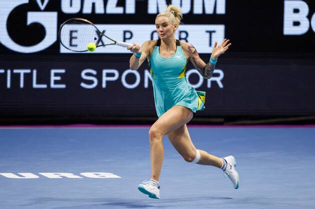 St. Petersburg Ladies Trophy 2022 - Day Two Tereza Martincova of Czech Republic returns the ball to Vera Zvonareva of Russia during the women s singles Round of 32 match of the WTA, Tennis Damen 500 St. Petersburg Ladies Trophy 2022 International Tennis Tournament on February 8, 2022 at the Sibur Arena in Saint Petersburg, Russia. Saint Petersburg Russia  Copyright: xMikexKireevx originalFilename:kireev-stpeters220208_npTNy.jpg