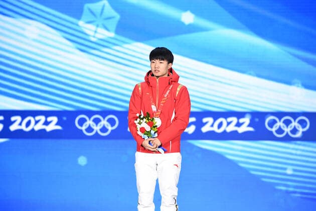 BEIJING, CHINA - FEBRUARY 08: Silver medallist Wenlong Li of Team China poses with his medal during the Men s 1000m Speed skating, Eisschnelllauf medal ceremony on Day 4 of the Beijing 2022 Winter Olympic Games, Olympische Spiele, Olympia, OS at Beijing Medal Plaza on February 8, 2022 in Beijing, China.  Copyright: xVCGx CFP111368327077 