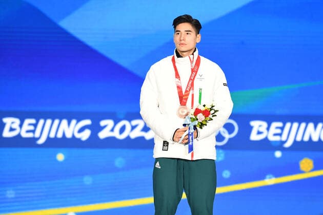 BEIJING, CHINA - FEBRUARY 08: Bronze medallist Shaoang Liu of Team Hungary poses with his medal during the Men s 1000m Speed skating, Eisschnelllauf medal ceremony on Day 4 of the Beijing 2022 Winter Olympic Games, Olympische Spiele, Olympia, OS at Beijing Medal Plaza on February 8, 2022 in Beijing, China.  Copyright: xVCGx CFP111368327078 