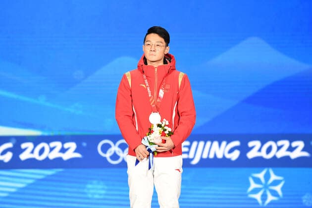 BEIJING, CHINA - FEBRUARY 08: Gold medallist Ziwei Ren of Team China poses with his medal during the Men s 1000m Speed skating, Eisschnelllauf medal ceremony on Day 4 of the Beijing 2022 Winter Olympic Games, Olympische Spiele, Olympia, OS at Beijing Medal Plaza on February 8, 2022 in Beijing, China.  Copyright: xVCGx CFP111368327079 