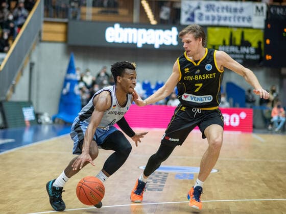 TJ Shorts HAKRO Merlins Crailsheim in duel Jordan Swing Kyiv Basket , HAKRO Merlins Crailsheim vs Kiev Basket, Basketball FIBA Europe Cup, 5 match day main round, 08 02 2022, season 2021 2022 Merlins Crailsheim vs Kiev Basket, Basketball FIBA Europe Cup, 5 match day main round, 08 02 2022, season 2021 2022 Copyright: xEibner Memmlerx EP_MMR