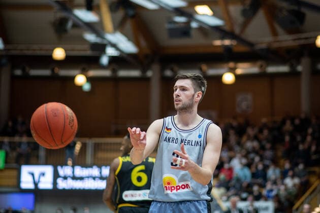 Jon Gudmundsson HAKRO Merlins Crailsheim on the ball, HAKRO Merlins Crailsheim vs Kiev Basket, Basketball FIBA Europe Cup, 5 match day main round, 08 02 2022, season 2021 2022 Merlins Crailsheim vs Kiev Basket, Basketball FIBA Europe Cup, 5 match day main round, 08 02 2022, season 2021 2022 Copyright: xEibner Memmlerx EP_MMR