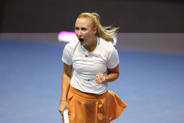 Saint Petersburg, Russia - 08 february 2022: Anastasia Potapova of Russia play against Maria Sakkari of Greece during the St.Petersburg Ladies Trophy 2022 tennis tournament. Anastasia Potapova MaksimxKonstantinov
