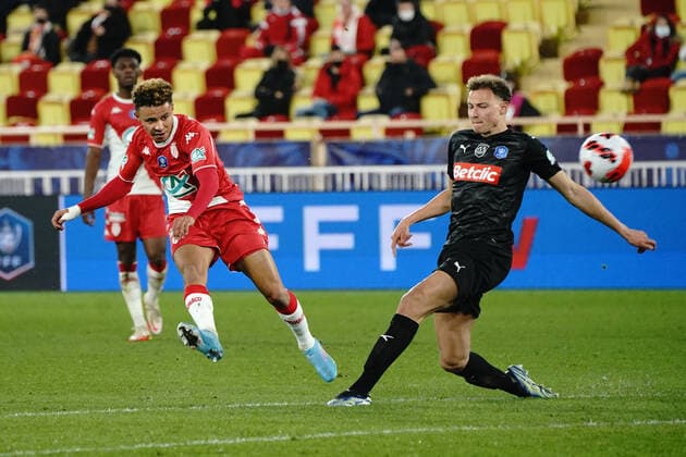 Sofiane Diop (AS Monaco) - Mathis Lachuer (Amiens) FOOTBALL : AS Monaco vs Amiens SC - 1 4 de finale de coupe de France - Monaco - 08 02 2022 NorbertScanella Panoramic 