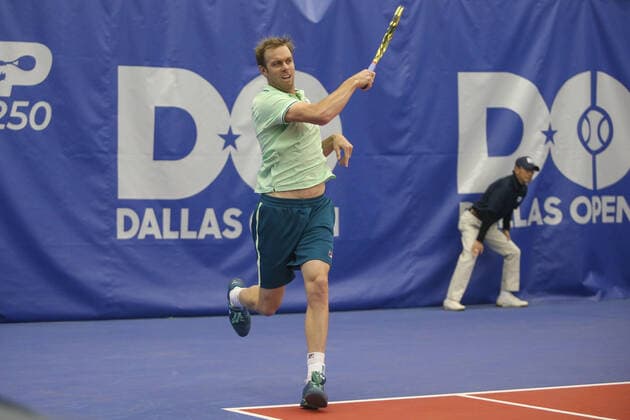 DALLAS, TX - FEBRUARY 08: Sam Querrey (USA) hits a forehand during the Dallas Open on February 8, 2022 at the Styslinger Altec Tennis Complex in Dallas, TX. (Photo by George Walker Icon Sportswire) TENNIS: FEB 08 Dallas Open Icon22020841