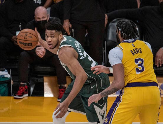 February 8, 2022, Los Angeles, California, USA: Giannis Antetokounmpo 34 of the Milwaukee Bucks is defended by Anthony Davis 3 of the Los Angeles Lakers during their NBA, Basketball Herren, USA game on Tuesday February 8, 2022 at Crypto.com Arena in Los Angeles, California. Lakers lose to Bucks, 116-131. PI Los Angeles USA - ZUMAp124 20220208_zaa_p124_017 Copyright: xJAVIERxROJASx