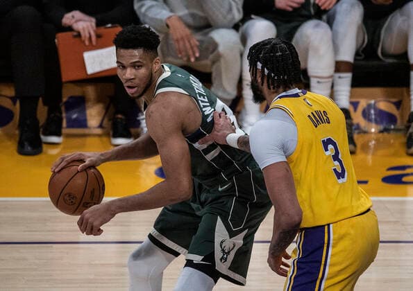 February 8, 2022, Los Angeles, California, USA: Giannis Antetokounmpo 34 of the Milwaukee Bucks is defended by Anthony Davis 3 of the Los Angeles Lakers during their NBA, Basketball Herren, USA game on Tuesday February 8, 2022 at Crypto.com Arena in Los Angeles, California. Lakers lose to Bucks, 116-131. PI Los Angeles USA - ZUMAp124 20220208_zaa_p124_021 Copyright: xJAVIERxROJASx