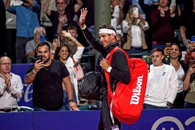 February 8, 2022, Ciudad Auto³noma Buenos Aires, Capital Ferderal, Argentina: After 965 days of inactivity and four operations, the Argentine tennis player, former number 3 in the world, .champion of the Davis Cup in 2016, of the United States Open in 2009 and double Olympic medalist (silver in .Rio de Janeiro 2016 and bronze in London 2012) Juan MartoÂn Del Potro, lost in his debut at the Argentine Open .against his compatriot and friend Federico Delbonis 6-1 and 6-3..Although he avoided announcing his definitive retirement on his comeback, in the first round of the ATP, Tennis Herren 250 .in Argentina at the Lawn Tennis Club and on the verge of inconsolable tears, Del Potro said goodbye to some .5,000 fans who cheered and cheered him on. Ciudad Autonoma Buenos Aires Argentina - ZUMAa179 0150278233st Copyright: xRobertoxAlmeidaxAveledox