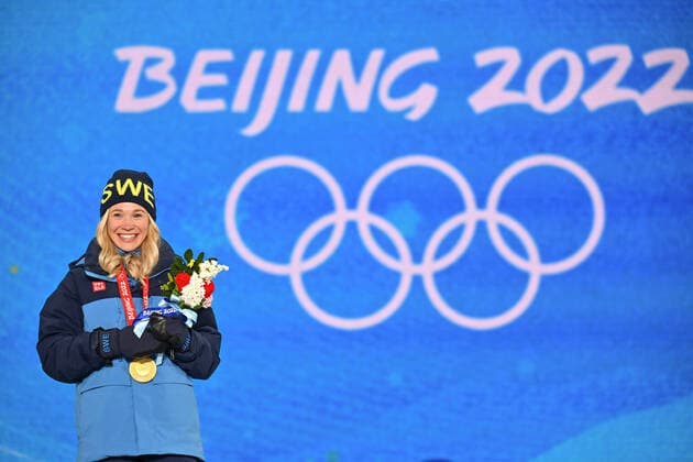 (220209) -- ZHANGJIAKOU, Feb. 9, 2022 -- Gold medalist Jonna Sundling of Sweden reacts during the awarding ceremony of women s cross-country skiing sprint free at Zhangjiakou Medals Plaza of the Winter Olympics in Zhangjiakou, north China s Hebei Province, Feb. 9, 2022. ) (BEIJING2022)CHINA- ZHANGJIAKOU-OLYMPIC Winter games, Winterspiele,Spiele, Summer games AWARDING CEREMONY (CN) GuoxCheng 