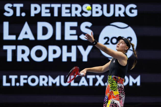 St. Petersburg Ladies Trophy 2022 - Day Three Elena Rybakina of Kazakhstan serves the ball to Varvara Gracheva of Russia during the women s singles Round of 32 match of the WTA, Tennis Damen 500 St. Petersburg Ladies Trophy 2022 International Tennis Tournament on February 9, 2022 at the Sibur Arena in Saint Petersburg, Russia. Saint Petersburg Russia  Copyright: xMikexKireevx originalFilename:kireev-stpeters220209_np6hu.jpg