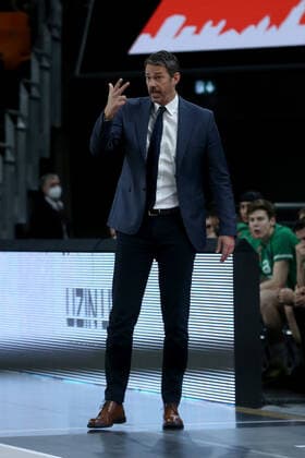09 02 22, Neu Ulm, Germany, ratiopharm Arena, ratiopharm ulm vs Cedevita Olimpija Ljubljana Basketball 7 Days EuroCup, Head Coach Jurica Golemac Cedevita Olimpija Ljubljana gestures, gestures Photo H Langer Neu Ulm ratiopharm Arena Bayern Germany  541_ULMLJU20220209_013 Langer-541