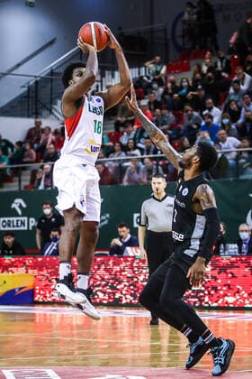 09.02.2022 Warszawa Koszykowka FIBA Europe Cup 2021, druga faza grupowa Legia Warszawa - Medi Bayreuth N z Raymond Cowels III Foto Adam Starszynski PressFocus 09.02.2022 Warsaw Basketball FIBA Europe Cup 2021, second stage Legia Warszawa - Medi Bayreuth Raymond Cowels III Credit Adam Starszynski PressFocus NEWSPIX.PL --- Newspix.pl  20220209PF_AS116