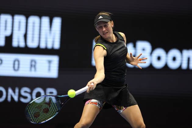 Saint Petersburg, Russia - 09 february 2022: Belinda Bencic of Switzerland play against Kaja Juvan of Slovenia during the St.Petersburg Ladies Trophy 2022 tennis tournament. Kaja Juvan MaksimxKonstantinov