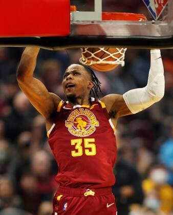 Cleveland Cavaliers guard Isaac Okoro dunks against the San Antonio Spurs during the first half of the NBA, Basketball Herren, USA game between the Cleveland Cavaliers and the San Antonio Spurs at Rocket Mortgage Fieldhouse in Cleveland, Ohio, USA, 09 February 2022. San Antonio Spurs at Cleveland Cavaliers !ACHTUNG: NUR REDAKTIONELLE NUTZUNG!  Copyright: xDAVIDxMAXWELLx AME4713 20220210-10e33aee81cedd20c80d1a1c291528f8efb150c3005