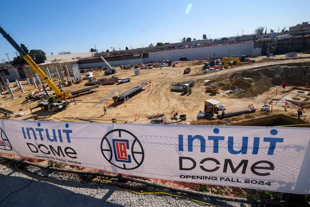 February 9, 2022, Los Angeles, California, USA: Construction crew works on the construction site of Intuit Dome, the NBA, Basketball Herren, USA Los Angeles Clippers future home, in Inglewood, Calif. on Wednesday, Feb. 9, 2022. Los Angeles USA - ZUMAc68_ 0150337670st Copyright: xRingoxChiux