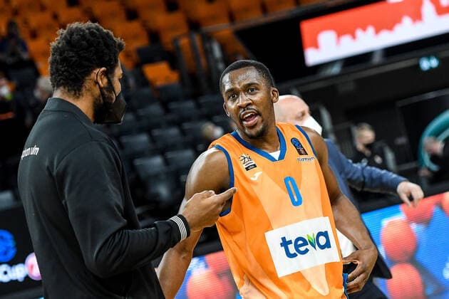 GER, EuroCup, ratiopharm ulm vs Cedevita Olimpija Ljubljana 09 02 2022, ratiopharm arena, Neu Ulm, GER, EuroCup, ratiopharm ulm vs Cedevita Olimpija Ljubljana, in picture Cristiano Felicio Ulm, 1 and Semaj Christon Ulm, 0 after end of game nordphotoxGmbHx xHafner nph00200