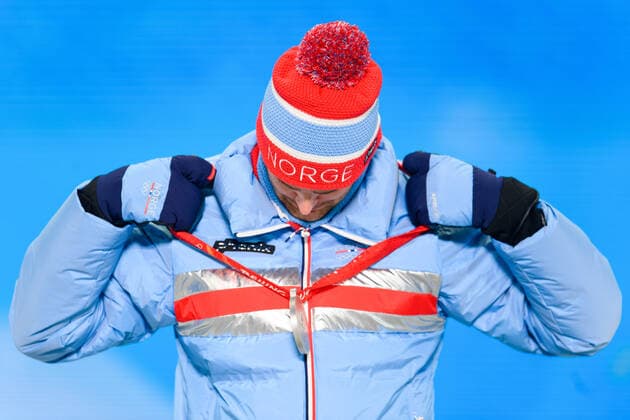 220210 Jorgen Graabak of Norway celebrates with his silver medal at the medal ceremony for men nord s nordic combined individual during day 6 of the 2022 Winter Olympics on February 10, 2022 in Zhangjiakou Photo Vegard Grott BILDBYRAN kod VG VG0235 skidor nordic combined nordisk komination olympic games olympics winter olympics os ol olympiska spel vinter os olympiske leker peking peking peking 2022 beijing 2022 beijing 2022 olympic games beijing 2022 winter olympic games peking os beijing ol vinter ol bbeng medaljeseremoni medaljceremoni medal ceremony norge norway celebration jubel silver,  Copyright: VEGARDxGRoTT BB220210VG058