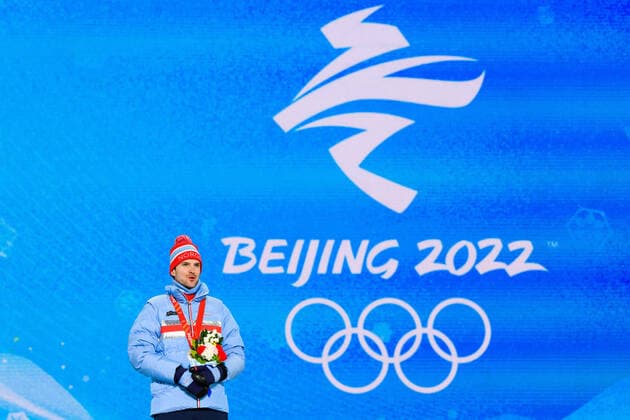 220210 Jorgen Graabak of Norway celebrates with his silver medal at the medal ceremony for men nord s nordic combined individual during day 6 of the 2022 Winter Olympics on February 10, 2022 in Zhangjiakou Photo Vegard Grott BILDBYRAN kod VG VG0235 skidor nordic combined nordisk komination olympic games olympics winter olympics os ol olympiska spel vinter os olympiske leker peking peking peking 2022 beijing 2022 beijing 2022 olympic games beijing 2022 winter olympic games peking os beijing ol vinter ol bbeng medaljeseremoni medaljceremoni medal ceremony norge norway celebration jubel silver,  Copyright: VEGARDxGRoTT BB220210VG060