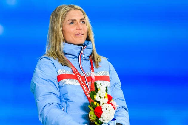220210 Therese Johaug of Norway celebrates with her gold medal at the medal ceremony for women s cross country skiing individual 10 km during day 6 of the 2022 Winter Olympics on February 10, 2022 in Zhangjiakou Photo Vegard Grott BILDBYRAN kod VG VG0235 skidor cross country skiing langrenn olympic games olympics winter olympics os ol olympiska spel vinter os olympiske leker peking peking 2022 beijing 2022 beijing 2022 olympic games beijing 2022 winter olympic games peking os beijing ol vinter ol bbeng medaljeseremoni medaljceremoni medal ceremony norway norway guld,  Copyright: VEGARDxGRoTT BB220210VG085