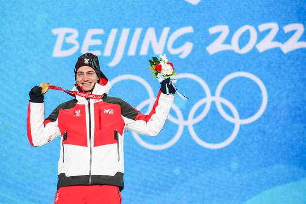 OLYMPICS - Winter Olympic Games, Olympische Spiele, Olympia, OS Beijing 2022 ZHANGJIAKOU,CHINA,10.FEB.22 - OLYMPICS, SNOWBOARDING - Winter Olympic Games Beijing 2022, Snowboard Cross, men, award ceremony. Image shows Alessandro Haemmerle (AUT). Keywords: medal.  GEPAxpictures xPatrickxSteiner