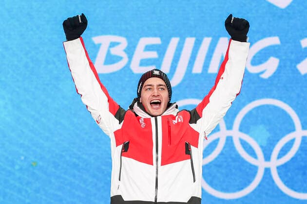 OLYMPICS - Winter Olympic Games, Olympische Spiele, Olympia, OS Beijing 2022 ZHANGJIAKOU,CHINA,10.FEB.22 - OLYMPICS, SNOWBOARDING - Winter Olympic Games Beijing 2022, Snowboard Cross, men, award ceremony. Image shows the rejoicing of Alessandro Haemmerle (AUT)..  GEPAxpictures xPatrickxSteiner