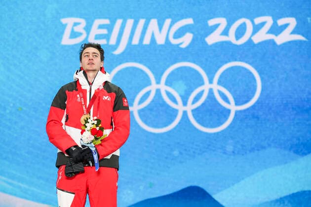 OLYMPICS - Winter Olympic Games, Olympische Spiele, Olympia, OS Beijing 2022 ZHANGJIAKOU,CHINA,10.FEB.22 - OLYMPICS, SNOWBOARDING - Winter Olympic Games Beijing 2022, Snowboard Cross, men, award ceremony. Image shows Alessandro Haemmerle (AUT). Keywords: medal.  GEPAxpictures xPatrickxSteiner