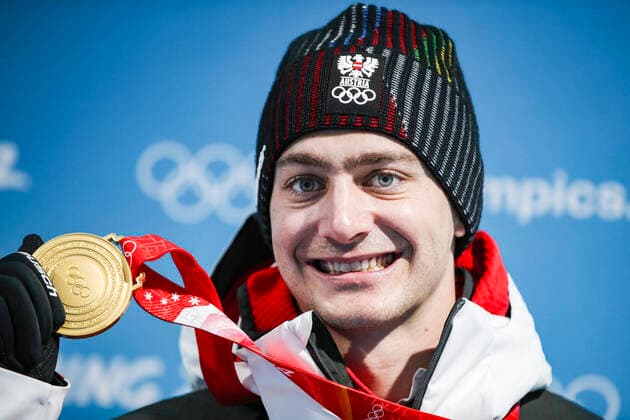 OLYMPICS - Winter Olympic Games, Olympische Spiele, Olympia, OS Beijing 2022 ZHANGJIAKOU,CHINA,10.FEB.22 - OLYMPICS, SNOWBOARDING - Winter Olympic Games Beijing 2022, Snowboard Cross, men, award ceremony. Image shows Alessandro Haemmerle (AUT). Keywords: medal.  GEPAxpictures xPatrickxSteiner