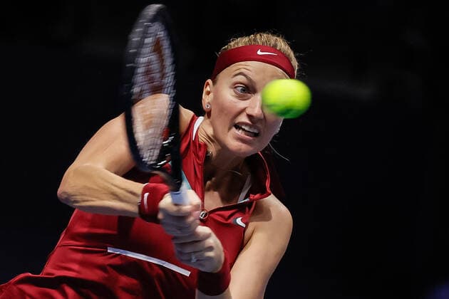 St. Petersburg Ladies Trophy 2022 - Day Four Petra Kvitova of Czech Republic returns the ball to Irina-Camelia Begu of Romania during the women s singles Round of 16 match of the WTA, Tennis Damen 500 St. Petersburg Ladies Trophy 2022 International Tennis Tournament on February 10, 2022 at the Sibur Arena in Saint Petersburg, Russia. Saint Petersburg Russia  Copyright: xMikexKireevx originalFilename:kireev-stpeters220210_npb2T.jpg