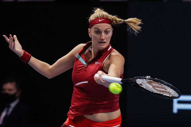 St. Petersburg Ladies Trophy 2022 - Day Four Petra Kvitova of Czech Republic returns the ball to Irina-Camelia Begu of Romania during the women s singles Round of 16 match of the WTA, Tennis Damen 500 St. Petersburg Ladies Trophy 2022 International Tennis Tournament on February 10, 2022 at the Sibur Arena in Saint Petersburg, Russia. Saint Petersburg Russia  Copyright: xMikexKireevx originalFilename:kireev-stpeters220210_npMvV.jpg