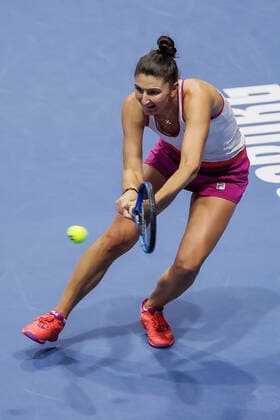 St. Petersburg Ladies Trophy 2022 - Day Four Irina-Camelia Begu of Romania returns the ball to Petra Kvitova of Czech Republic during the women s singles Round of 16 match of the WTA, Tennis Damen 500 St. Petersburg Ladies Trophy 2022 International Tennis Tournament on February 10, 2022 at the Sibur Arena in Saint Petersburg, Russia. Saint Petersburg Russia  Copyright: xMikexKireevx originalFilename:kireev-stpeters220210_npGIp.jpg
