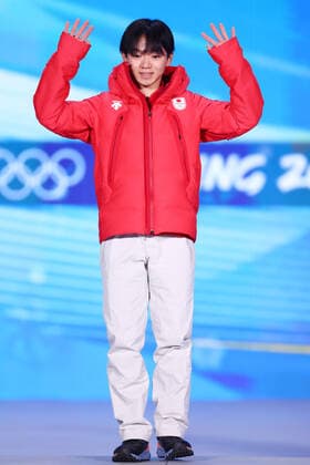 Yuma Kagiyama (JPN), FEBRUARY 10, 2022 - Figure skating, Eiskunstlauf : Men s Medal Ceremony during the Beijing 2022 Olympic Winter games, Winterspiele,Spiele, Summer games at Beijing Medal Plaza in Beijing, China.  (180345600)