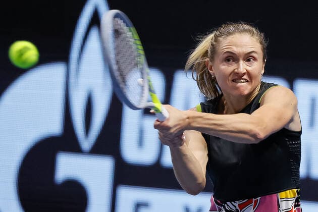 St. Petersburg Ladies Trophy 2022 - Day Four Aliaksandra Sasnovich of Belarus returns the ball to Jaqueline Cristian of Romania during the women s singles Round of 16 match of the WTA, Tennis Damen 500 St. Petersburg Ladies Trophy 2022 International Tennis Tournament on February 10, 2022 at the Sibur Arena in Saint Petersburg, Russia. Saint Petersburg Russia  Copyright: xMikexKireevx originalFilename:kireev-stpeters220210_npNcp.jpg