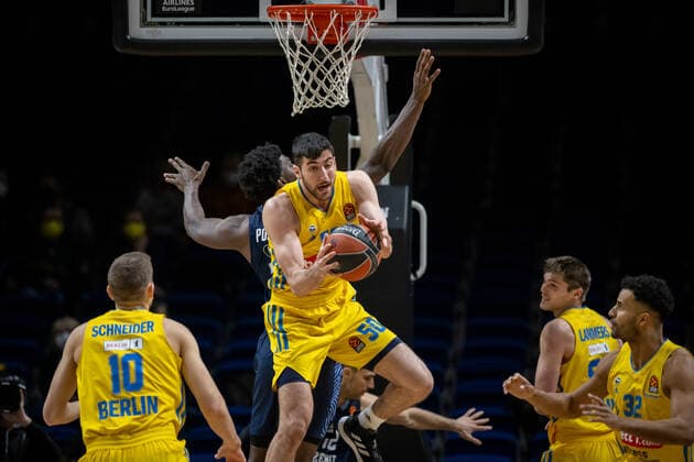 Basketball Berlin 02 02 2022 2021 2022 Euroleague Regular Season Alba Berlin Zenit St Petersburg Javel Zoosman Alba Berlin, No 50 Alex Poythress St Petersburg, No 22