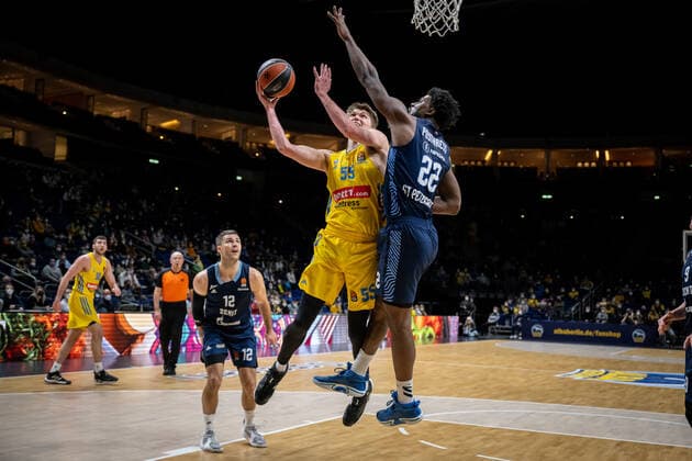 Basketball Berlin 02 02 2022 2021 2022 Euroleague Regular Season Alba Berlin Zenit St Petersburg Ben Lammers Alba Berlin, No 55 Alex Poythress St Petersburg, No 22