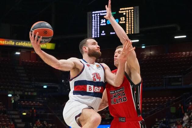 Mandatory Credit: Photo by Savino Paolella LiveMedia Shutterstock (12799364i) Matthew Costello (Bitci Baskonia Vitoria-Gasteiz) thwarted by Kaleb Tarczewski (AX Armani Exchange Olimpia Milano) Basketball Euroleague Championship AX Armani Exchange Olimpia Milano vs Bitci Baskonia Vitoria-Gasteiz, Forum, Milan, Italy - 10 Feb 2022 Basketball Euroleague Championship AX Armani Exchange Olimpia Milano vs Bitci Baskonia Vitoria-Gasteiz, Forum, Milan, Italy - 10 Feb 2022  Copyright: xSavinoxPaolella LiveMedia Shutterstockx 12799364i