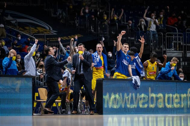 Basketball Berlin 02 02 2022 Season 2021 2022 Euroleague Regular Season Alba Berlin Zenit St Petersburg Cheers Alba Israel Gonzalez Alba Berlin, coach Sebastian Trzcionka Alba Berlin, assistant coach Luke Sikma Alba Berlin, No 43 Tim Schneider Alba Berlin, No 10 and others.