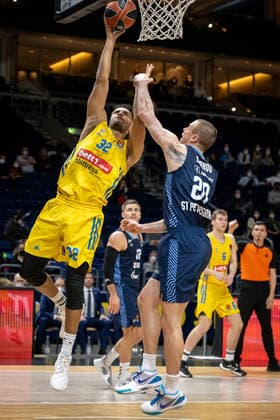 Basketball Berlin 02 02 2022 Season 2021 2022 Euroleague Regular Season Alba Berlin Zenit St Petersburg Johannes Thiemann Alba Berlin, No 32 Andrey Zubkov St Petersburg, No 20