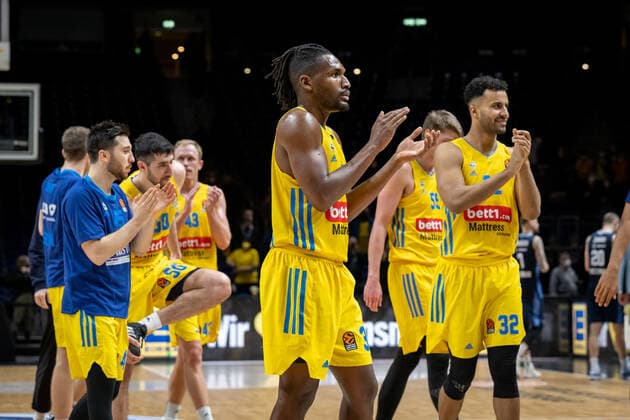 Basketball Berlin 02 02 2022 season 2021 2022 Euroleague Regular Season Alba Berlin Zenit St Petersburg Jaleen Smith Alba Berlin, No 03 cheers and others