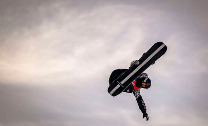 (220211) -- ZHANGJIAKOU, Feb. 11, 2022 -- Shaun White of the United States competes during men s snowboard halfpipe final of Beijing 2022 Winter Olympics at Genting Snow Park in Zhangjiakou, north China s Hebei Province, Feb. 11, 2022. ) (BEIJING2022)CHINA-ZHANGJIAKOU-OLYMPIC Winter games, Winterspiele,Spiele, Summer games MEN S SNOWBOARD HALFPIPE-FINAL (CN) XiaoxYijiu 