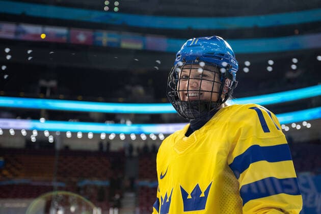 220211 Josefin Bouveng of Sweden ahead of an ice hockey quarter final game between Canada and Sweden during day 7 of the 2022 Winter Olympics on February 11, 2022 in Beijing Photo Maxim ThorÃ BILDBYRAN kod MT MT0318 ice hockey ice hockey olympic games olympics winter olympics os ol olympiska Winter Olympics Beijing Beijing 2022 Beijing 2022 Beijing 2022 Olympic Games Beijing 2022 Winter Olympic Games Beijing Os Beijing ol Winter ol 7 bbeng dam quarter final sweden sweden canada,  Copyright: MAXIMxTHORE BB220211MT101