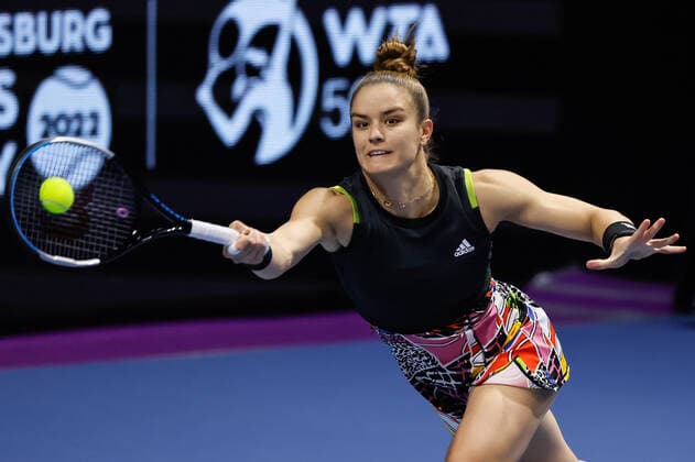 St. Petersburg Ladies Trophy 2022 - Quarter-Finals Maria Sakkari of Greece returns the ball to Elise Mertens of Belgium during the women s singles quarterfinal match of the WTA, Tennis Damen 500 St. Petersburg Ladies Trophy 2022 International Tennis Tournament on February 11, 2022 at the Sibur Arena in Saint Petersburg, Russia. Saint Petersburg Russia  Copyright: xMikexKireevx originalFilename:kireev-stpeters220211_npP5q.jpg