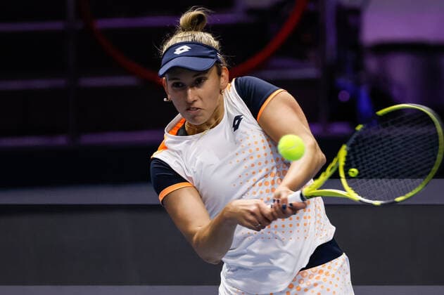 St. Petersburg Ladies Trophy 2022 - Quarter-Finals Elise Mertens of Belgium returns the ball to Maria Sakkari of Greece during the women s singles quarterfinal match of the WTA, Tennis Damen 500 St. Petersburg Ladies Trophy 2022 International Tennis Tournament on February 11, 2022 at the Sibur Arena in Saint Petersburg, Russia. Saint Petersburg Russia  Copyright: xMikexKireevx originalFilename:kireev-stpeters220211_npn7z.jpg