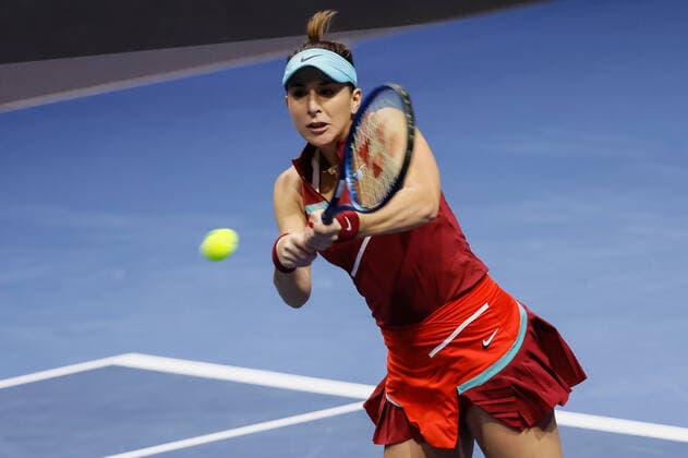 St. Petersburg Ladies Trophy 2022 - Quarter-Finals Belinda Bencic of Switzerland returns the ball to Anett Kontaveit of Estonia during the women s singles quarterfinal match of the WTA, Tennis Damen 500 St. Petersburg Ladies Trophy 2022 International Tennis Tournament on February 11, 2022 at the Sibur Arena in Saint Petersburg, Russia. Saint Petersburg Russia  Copyright: xMikexKireevx originalFilename:kireev-stpeters220211_npn6C.jpg