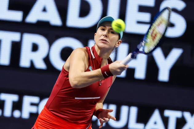 St. Petersburg Ladies Trophy 2022 - Quarter-Finals Belinda Bencic of Switzerland returns the ball to Anett Kontaveit of Estonia during the women s singles quarterfinal match of the WTA, Tennis Damen 500 St. Petersburg Ladies Trophy 2022 International Tennis Tournament on February 11, 2022 at the Sibur Arena in Saint Petersburg, Russia. Saint Petersburg Russia  Copyright: xMikexKireevx originalFilename:kireev-stpeters220211_np6qe.jpg