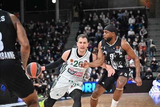 Chris Jones (asvel) vs Nemanja Nedovic (panathinaikos) BASKETBALL : LDLC ASVEL vs Panathinaikos AthÂnes - Euroligue - 11 02 2022 FredericChambert Panoramic 