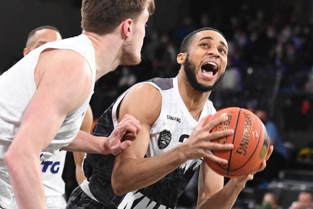 Basketball I Herren I Saison 2021-2022 I BBL I 21. Spieltag I Hamburg Towers - S.OLIVER WÜRZBURG I 11.02.2022 CAMERON HUNT (24, S.OLIVER WÜRZBURG) Hamburg edel-optics.de Arena Hamburg Deutschland Copyright: xLobeca AndreasxHannigx