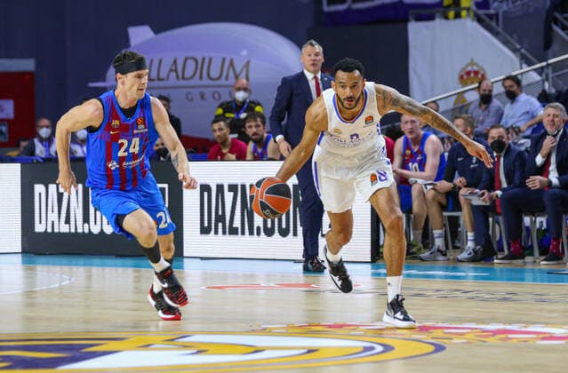 11th February 2022 Wizink Center Madrid Spain Turkish Airlines Euroleague Basketball Real Madrid vs FC Barcelona Barca Kyle Kuric Barca and Adam Hanga Madrid Madrid Madrid Madrid Spain Baloncesto Copyright: xAlbaxPachecox xAgenciaxLOFx