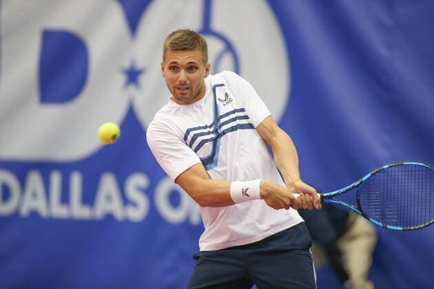 DALLAS, TX - FEBRUARY 11: Harri Heliovaara (FIN) hits a backhand during the Dallas Open on February 11, 2022 at the Styslinger Altec Tennis Complex in Dallas, TX. (Photo by George Walker Icon Sportswire) TENNIS: FEB 11 Dallas Open Icon22021112